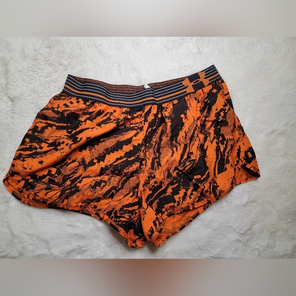 Under Armour Tough Mudder Heat Gear Orange and Black Shorts Medium - Picture 2 of 4